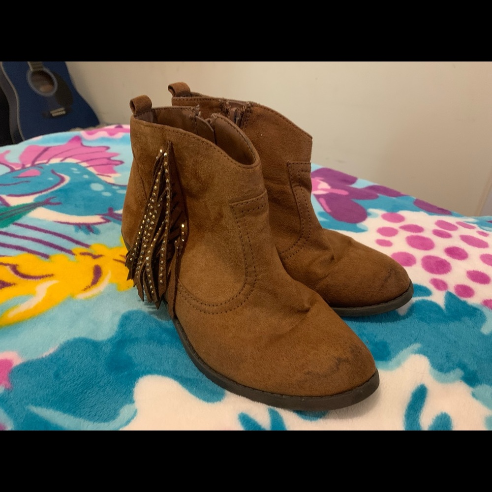 2 pairs of Girls Boots